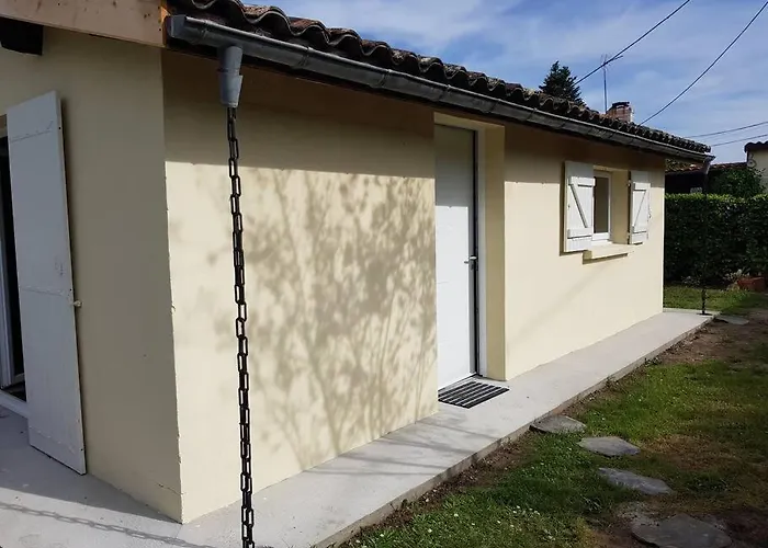 Les Cerisiers Sud-gironde Dans Le Sauternais Meuble De Tourisme 3 Etoiles Casa de Férias *